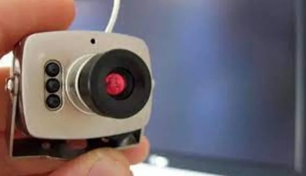 Öz annesinden 4 yaşındaki çocuğa şiddet! Dayağı önce mesajlar sonra gizli kamera ortaya çıkardı